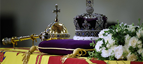 Imatge de l'article d'Elisenda Estanyol Un funeral replet de cerimonial (i II)